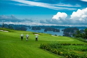 FLC Hạ Long – Siêu phẩm sân golf view vịnh đẹp bậc nhất Việt Nam