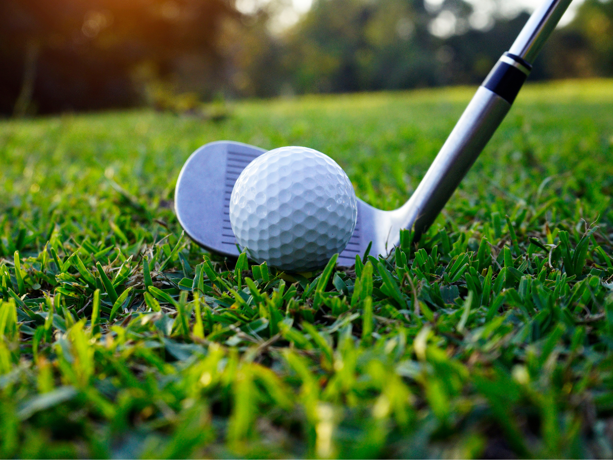 đặt sân golf mùa cao điểm