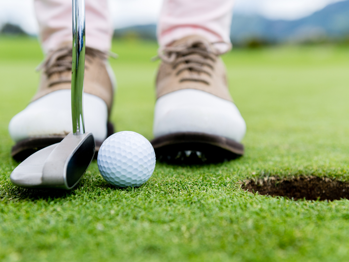 đặt sân golf mùa cao điểm
