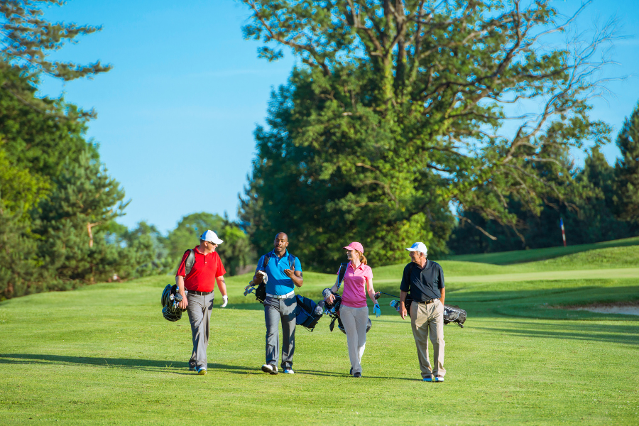 So sánh golf tour trọn gói hay tự đặt lẻ cho golfer 