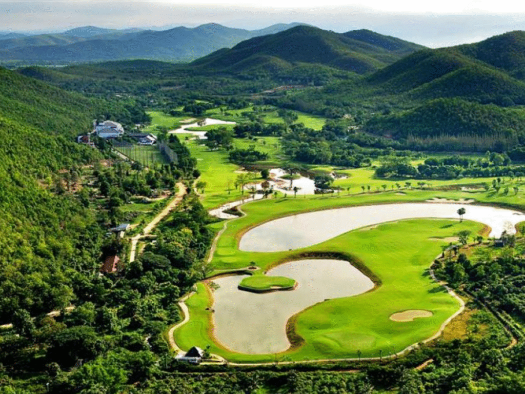 Các sân golf “cháy slot” tuần lễ cuối năm
