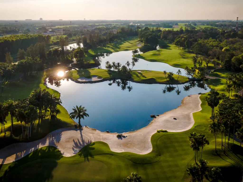 Đặt sân golf Tết Âm Lịch 2026 