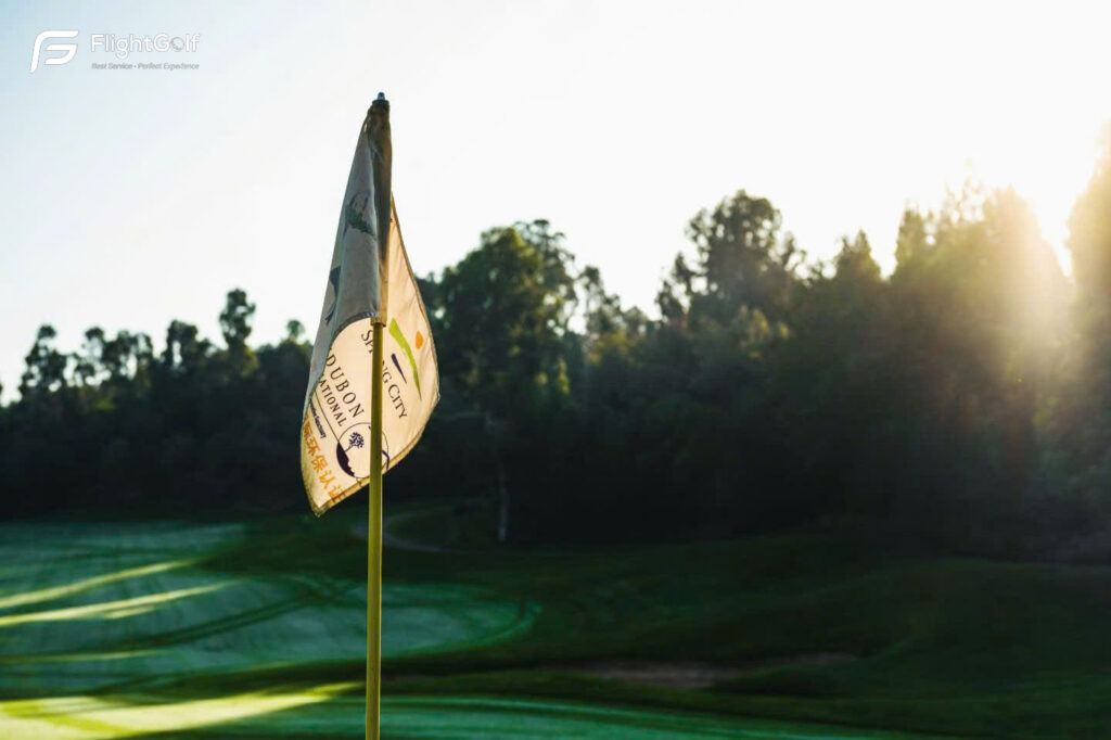 Chơi golf tại Côn Minh